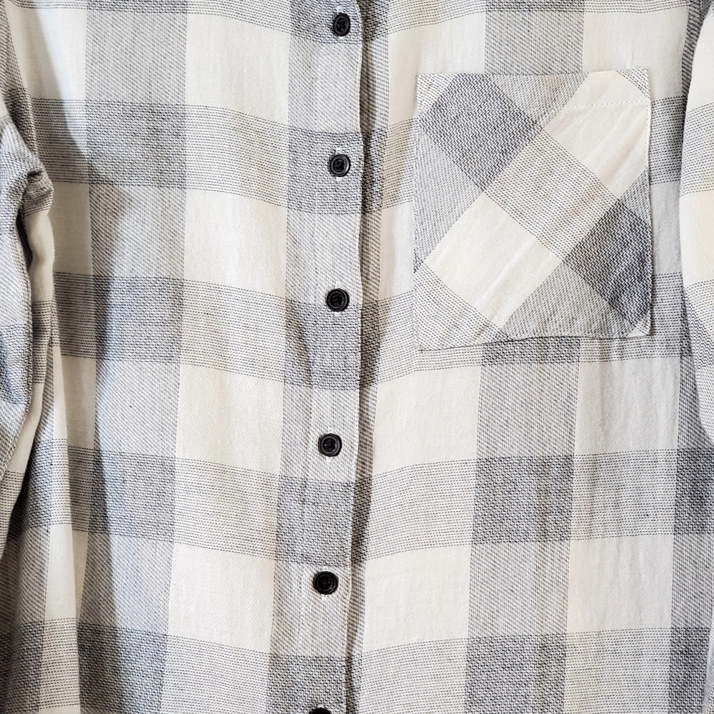 Womens Shirt Gray and White Plaid Button Down Long Sleeve Size Medium - Picture 2 of 9